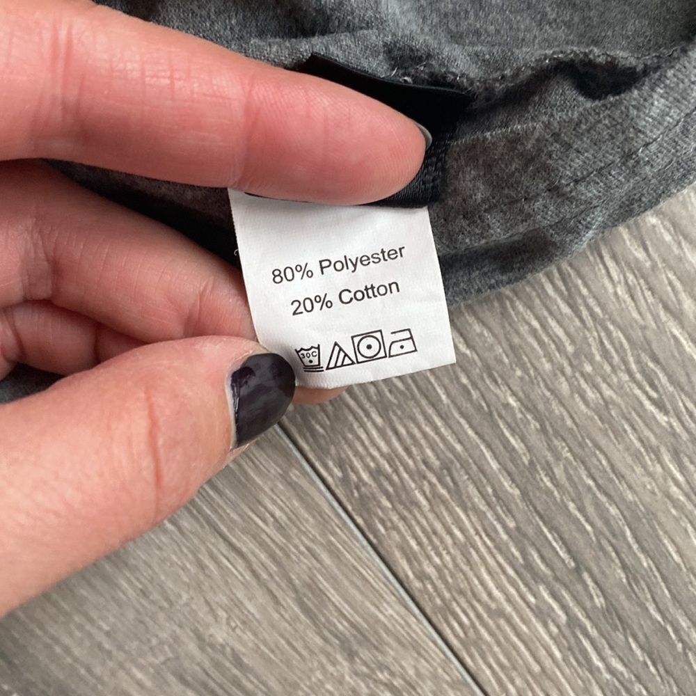Essential Grey t shirt - Picture 4 of 4